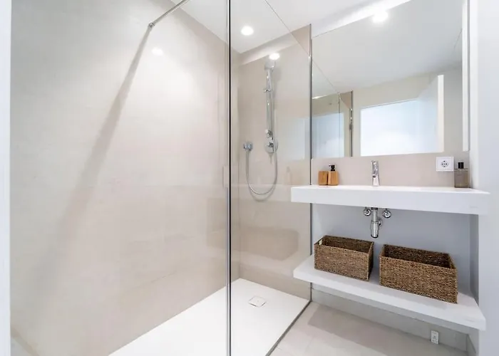 Higueronrentals Majestic Alboran פואנגירולה