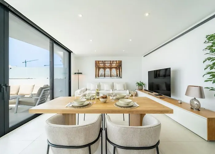 Higueronrentals Majestic Alboran דירה פואנגירולה