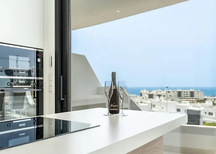 Higueronrentals Majestic Alboran פואנגירולה