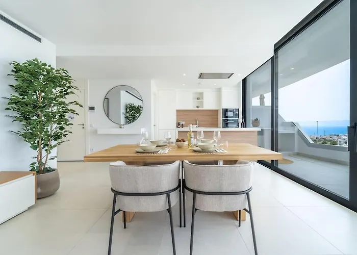 Higueronrentals Majestic Alboran דירה פואנגירולה